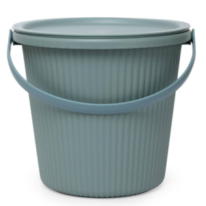 Bucket and casing for Aeroponic tower